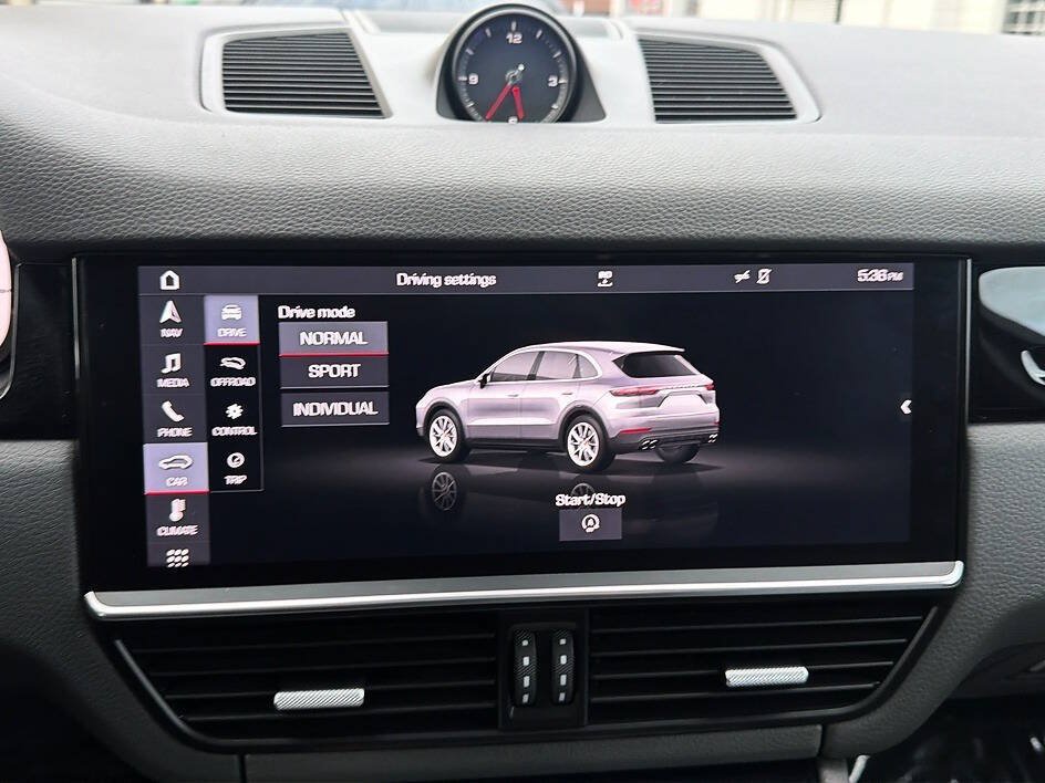 Used 2019 Porsche Cayenne AWD/4WD image 13