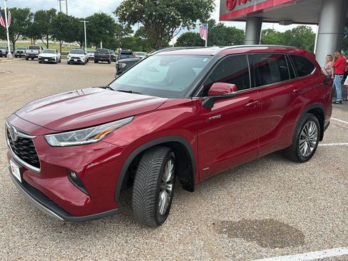 Used 2020 Toyota Highlander Platinum AWD/4WD image 7