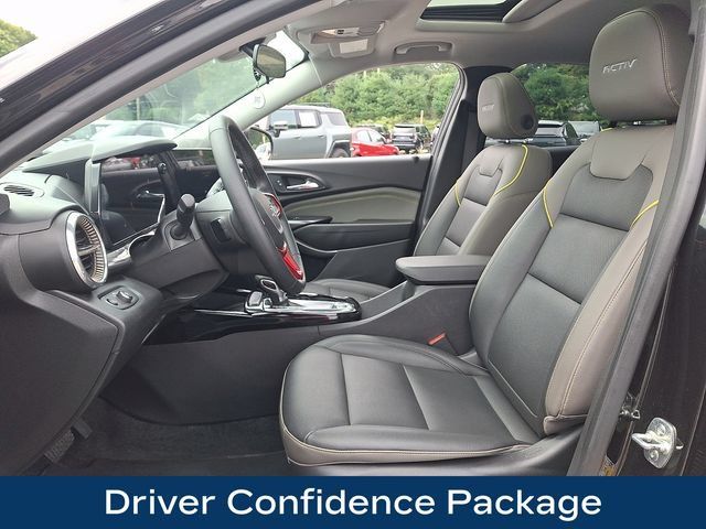 Used 2024 Chevrolet Trax ACTIV w/ Sunroof Package FWD image 2