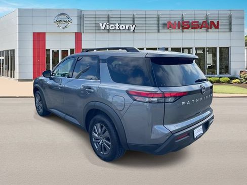 Certified 2024 Nissan Pathfinder SV FWD image 5