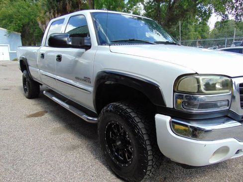 Used 2004 GMC Sierra 2500 SLT w/ Heavy-Duty Power Package AWD/4WD image 2