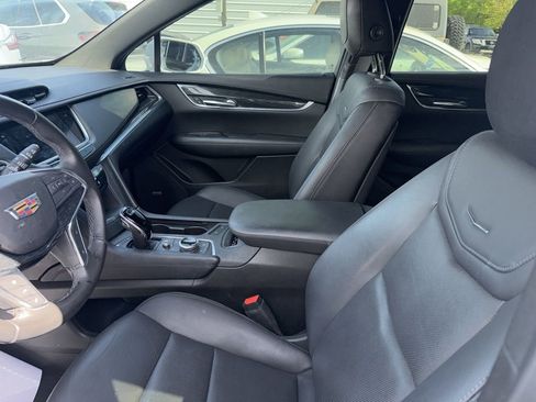 Used 2020 Cadillac XT5 Premium Luxury FWD image 2
