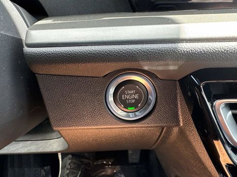 New 2025 Chevrolet Traverse LT w/ Enhanced Driving Package image 29