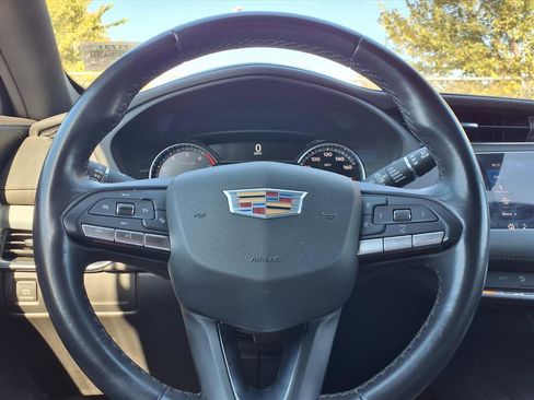 Used 2023 Cadillac XT4 Premium Luxury image 22