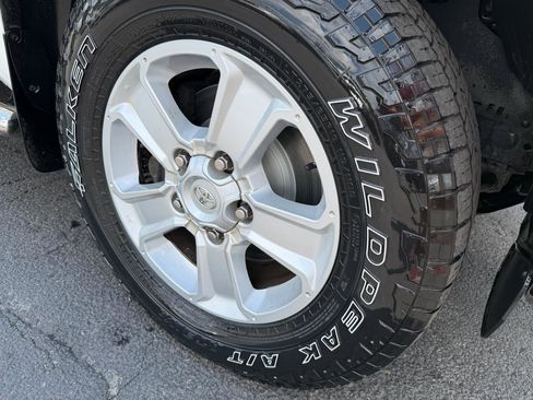 Used 2015 Toyota Tundra SR5 w/ SR5 Upgrade Package AWD/4WD image 9