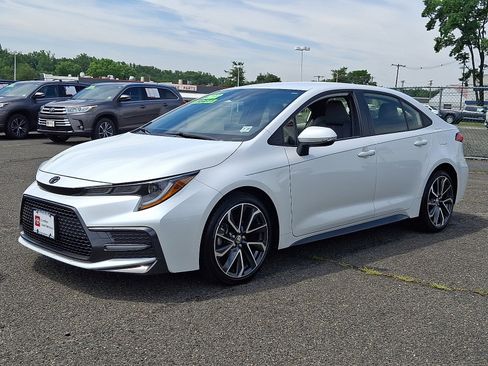 Certified 2022 Toyota Corolla SE image 3