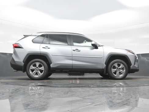 Used 2024 Toyota RAV4 XLE image 33