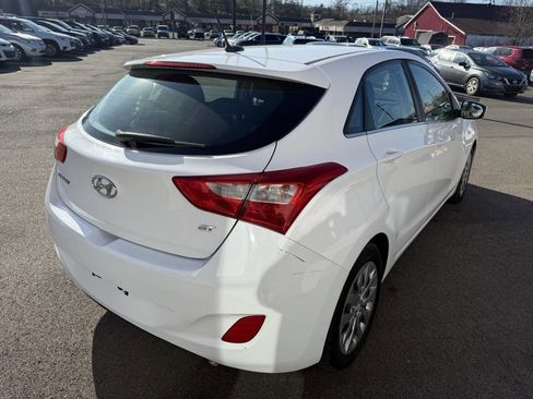 Used 2017 Hyundai Elantra GT image 7
