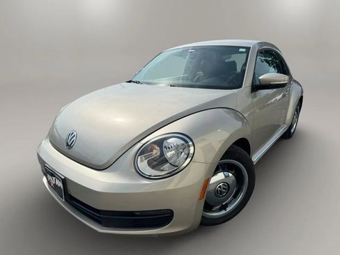 Used 2013 Volkswagen Beetle 2.5 FWD image 1