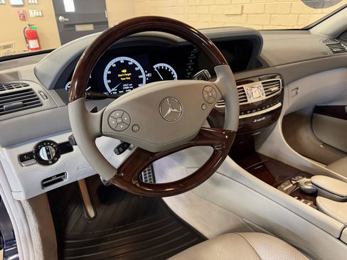Used 2011 Mercedes-Benz CL 550 4MATIC image 33