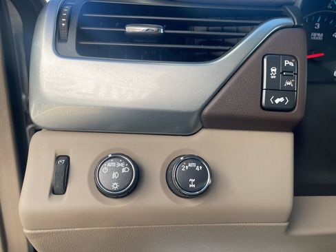 Used 2018 Chevrolet Tahoe LT image 29