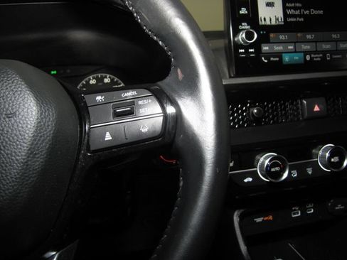 Used 2025 Honda CR-V EX-L image 6