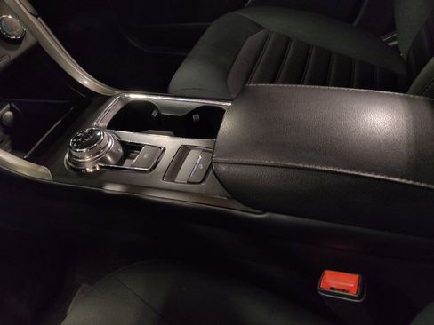 Used 2018 Ford Fusion SE FWD image 26