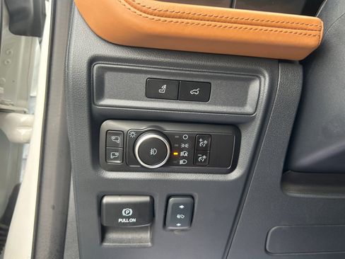 Used 2024 Ford Expedition Max Platinum RWD image 25