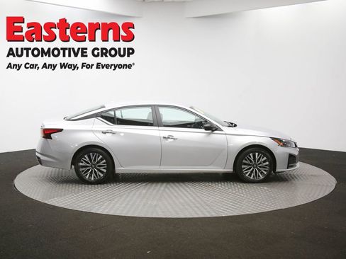 Used 2024 Nissan Altima 2.5 SV image 43