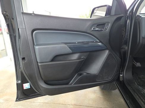Used 2021 Chevrolet Colorado Z71 w/ Z71 Midnight Edition AWD/4WD image 42