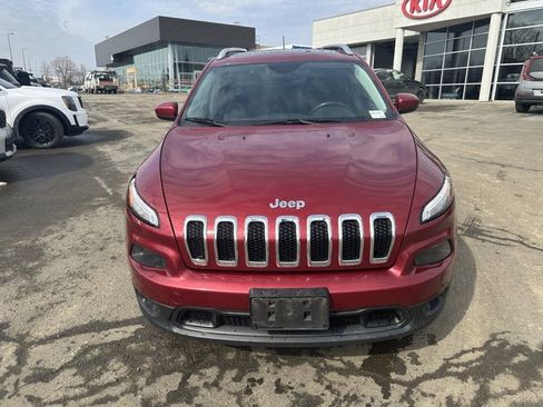 Used 2015 Jeep Cherokee Latitude w/ Comfort/Convenience Group image 2
