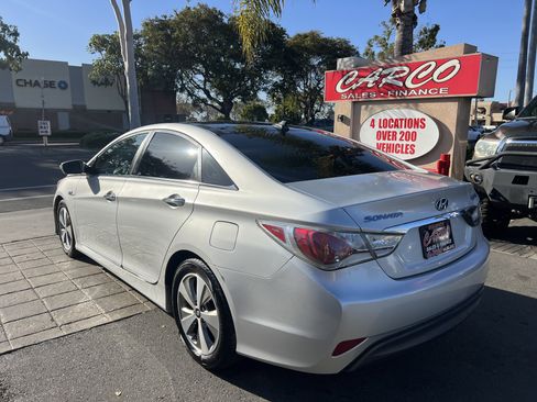 Used 2012 Hyundai Sonata Hybrid w/ Ultimate Pkg image 6