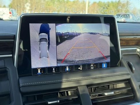 Used 2021 Chevrolet Suburban Premier w/ Premium Package image 26