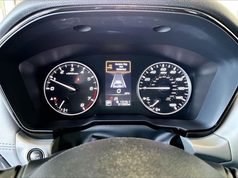 Used 2025 Subaru Outback Premium image 25