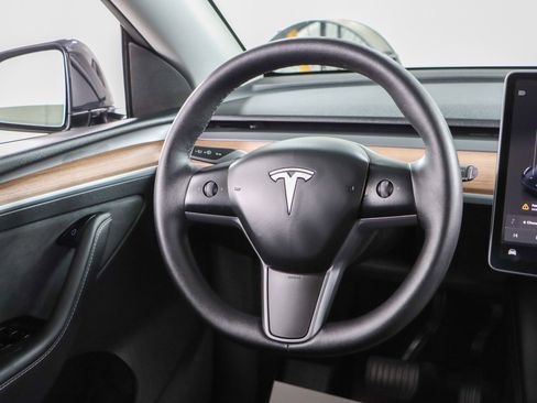 Used 2025 Tesla Model Y Long Range AWD/4WD image 12