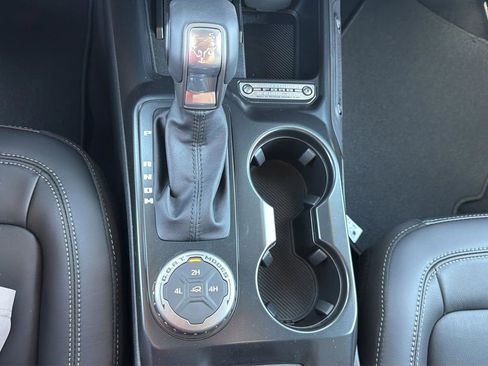 Used 2026 Ford Bronco Outer Banks AWD/4WD image 24