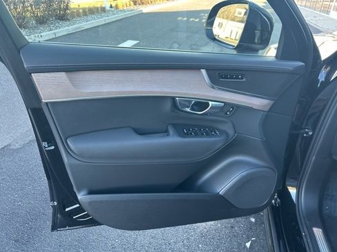 Used 2025 Volvo XC90 B5 Plus image 16