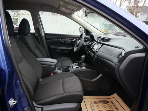 Used 2018 Nissan Rogue S image 17