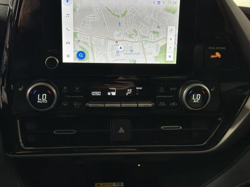 Used 2024 Toyota Highlander XLE image 21