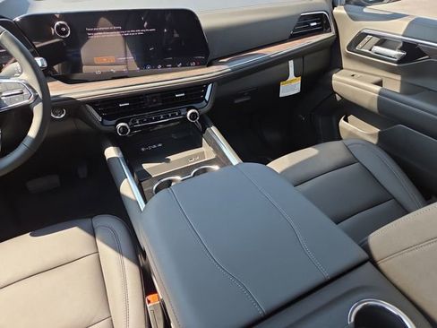 New 2025 Chevrolet Suburban Z71 w/ Z71 Off-Road Package image 10