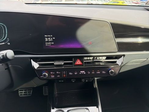 Certified 2024 Kia Niro EX Touring image 15