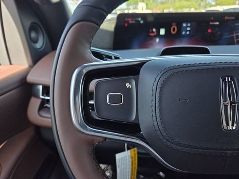 New 2026 Lincoln Navigator Reserve AWD/4WD image 24