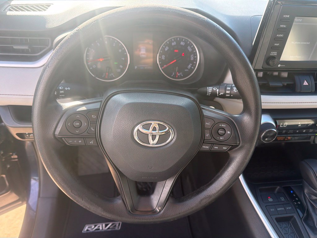 Used 2022 Toyota RAV4 XLE w/ Convenience Package FWD image 17