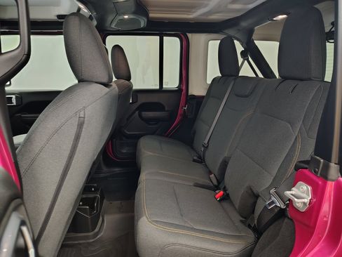 Used 2024 Jeep Wrangler Willys image 28