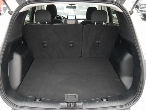 Used 2022 Ford Escape SE w/ Cold Weather Package image 9