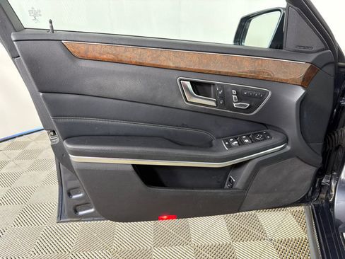 Used 2014 Mercedes-Benz E 350 4MATIC Sedan image 12