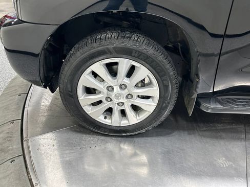 Used 2021 Toyota Sequoia Platinum AWD/4WD image 34