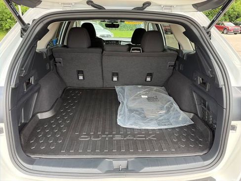Certified 2025 Subaru Outback Premium w/ Popular Package #1A AWD/4WD image 18