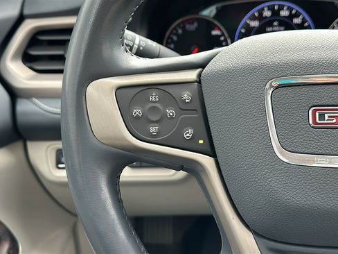 Used 2021 GMC Acadia Denali w/ Denali Ultimate Package image 17