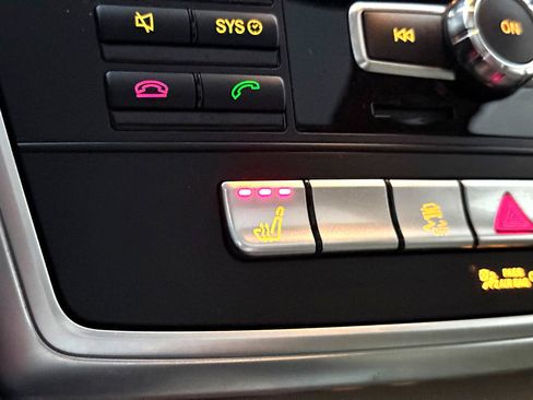 Used 2015 Mercedes-Benz ML 350 ML350 4MATIC w/ Premium 1 Package image 36