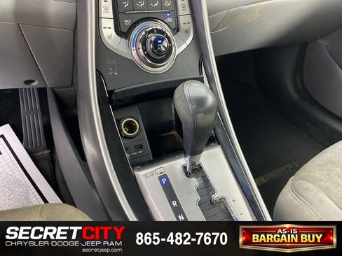 Used 2013 Hyundai Elantra GLS w/ Preferred Pkg FWD image 22