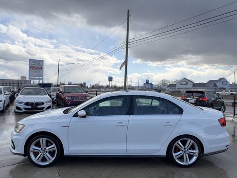 Used 2017 Volkswagen Jetta GLI image 4
