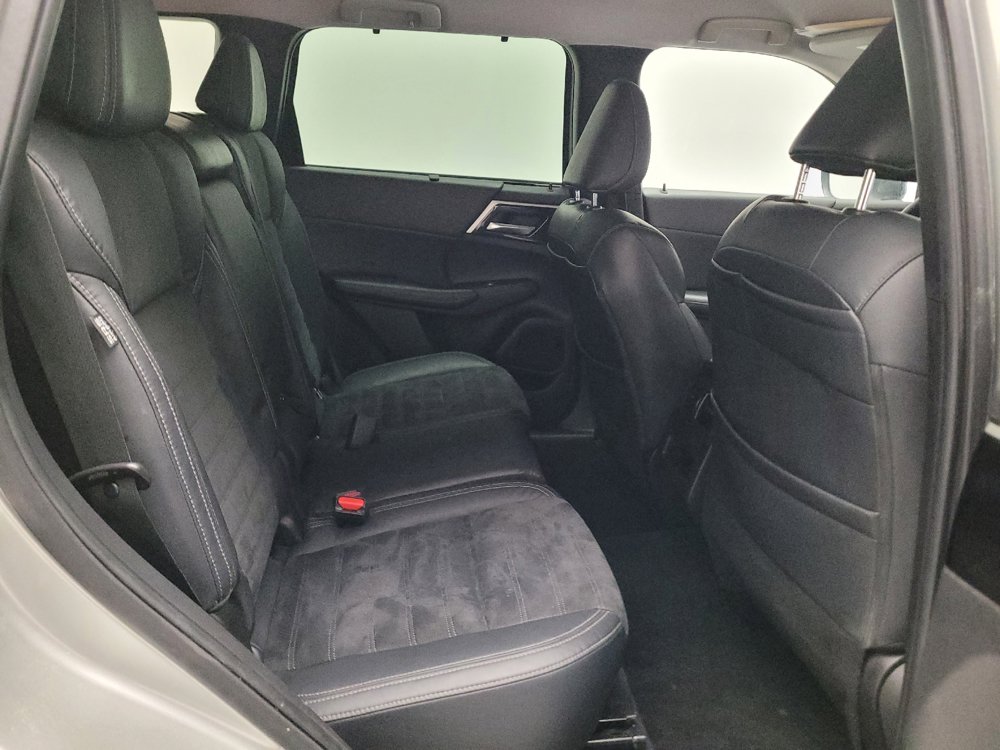 Used 2022 Mitsubishi Outlander SE FWD image 19