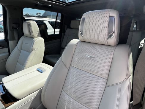 Used 2023 Cadillac Escalade ESV Premium Luxury Platinum w/ LPO, Radiant Package image 18