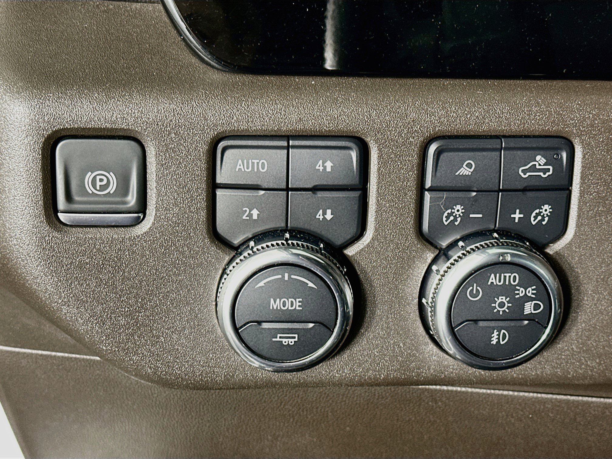 Used 2024 GMC Sierra 1500 SLT w/ SLT Premium Plus Package AWD/4WD image 17