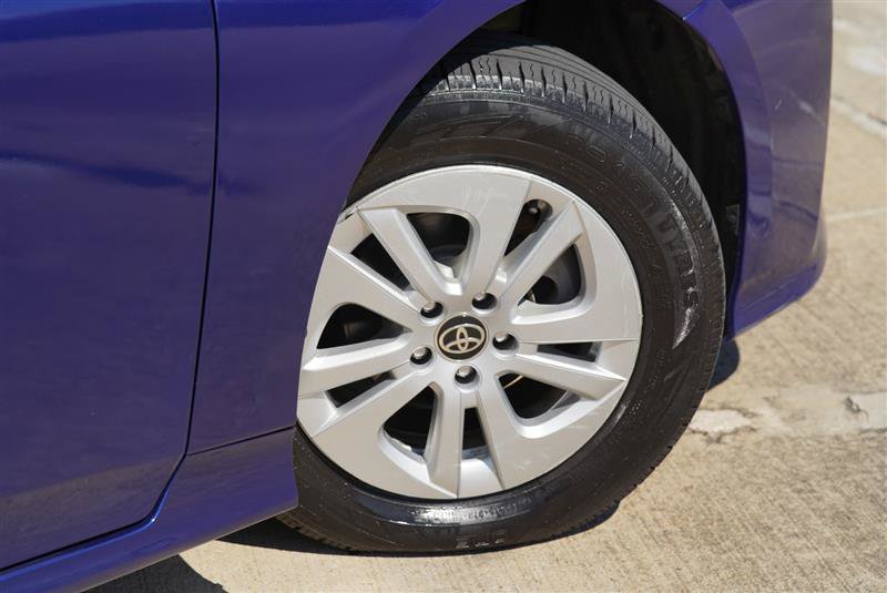 Used 2016 Toyota Prius Two FWD image 17