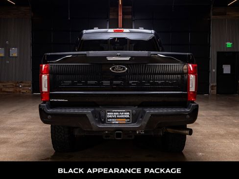 Used 2022 Ford F250 Lariat w/ Black Appearance Package image 7