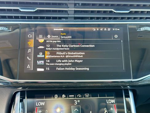 Used 2022 Audi Q7 Premium Plus w/ Premium Plus Package image 32