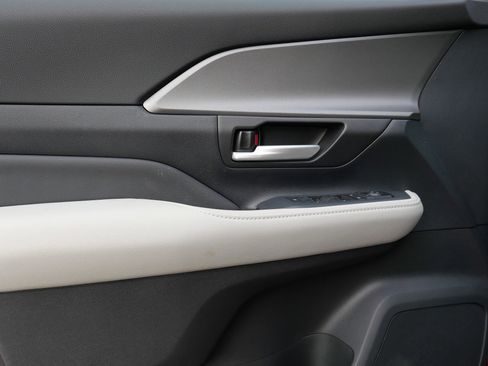 New 2026 Toyota Grand Highlander AWD Hybrid image 6