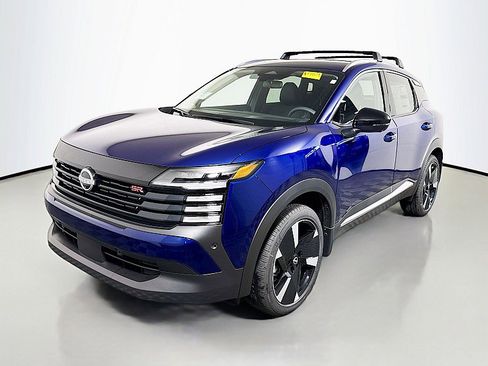 New 2026 Nissan Kicks SR w/ Cold Weather Package image 3